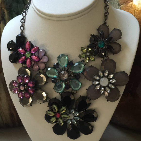 Statement necklace
