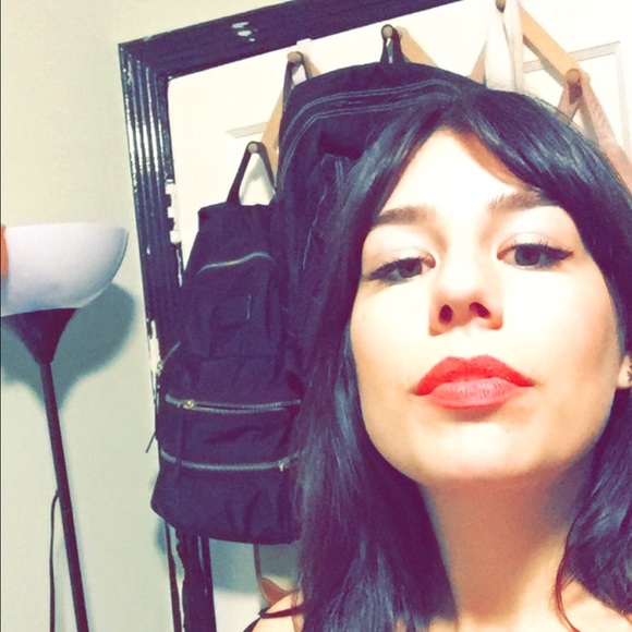 Meet your Posher, Tess - Picture 2 of 3