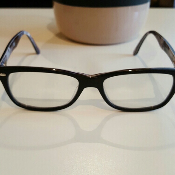 price drop till midnight! Ray Ban frames