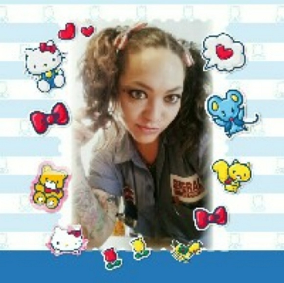 Meet your Posher, Melissa - Picture 2 of 5