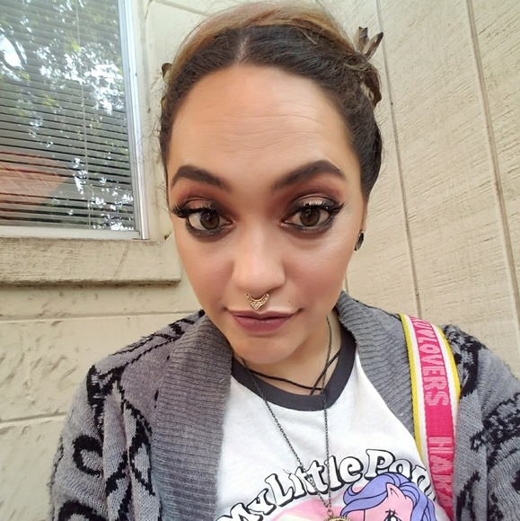 Meet your Posher, Melissa - Picture 4 of 5