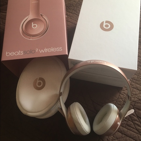 *SOLD*Special Edition Rose Gold Beatssolo2wireless