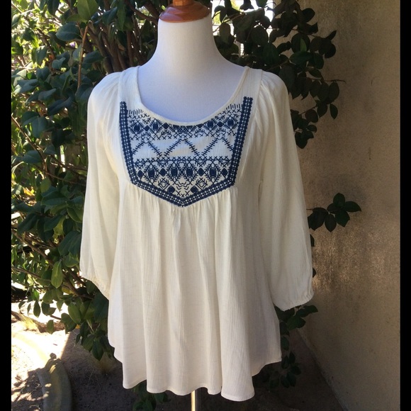 Embroidered Top 🆕