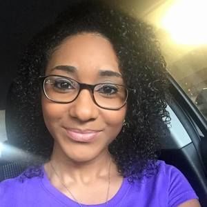 Meet your Posher, Adrienne