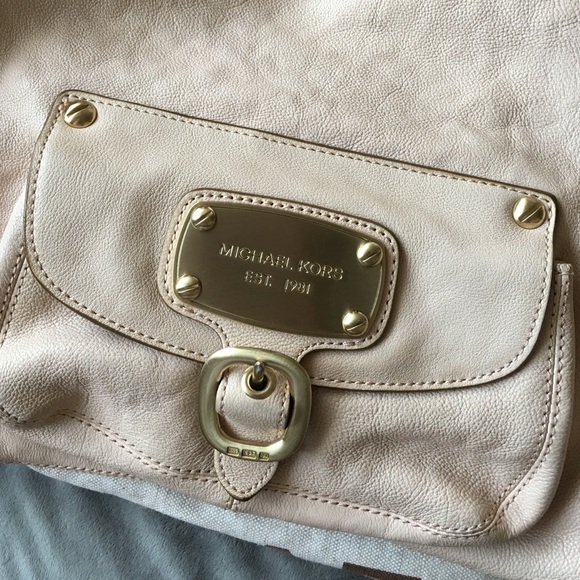 Michael Kors Leather Hobo in Beautiful Blush Color - Picture 2 of 4