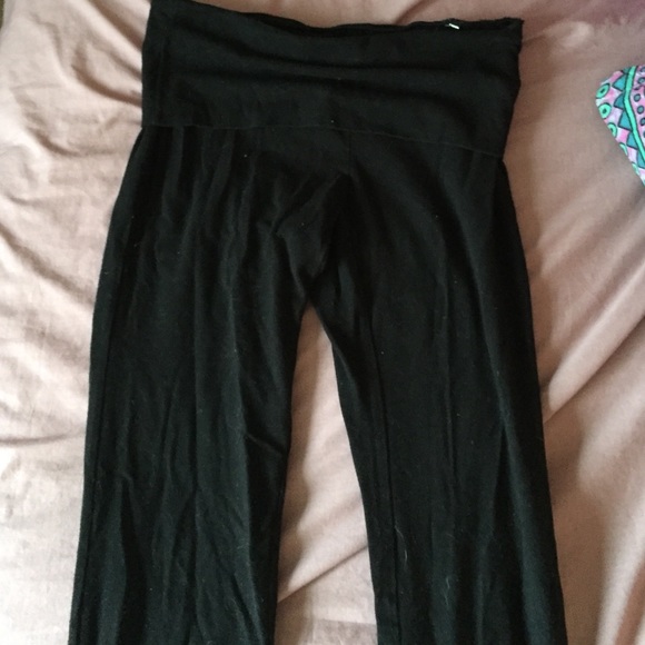 Black yoga pants