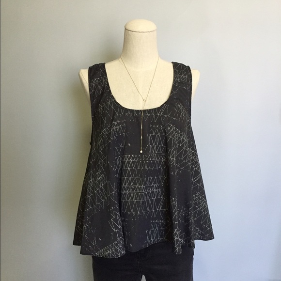 Printed woven top