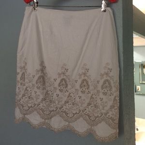 Ann Taylor white skirt with pewter embroidery