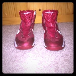 Size 4 hyperquickness red and eight color way