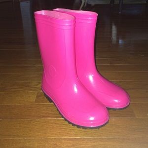 Pink girl rain boots!