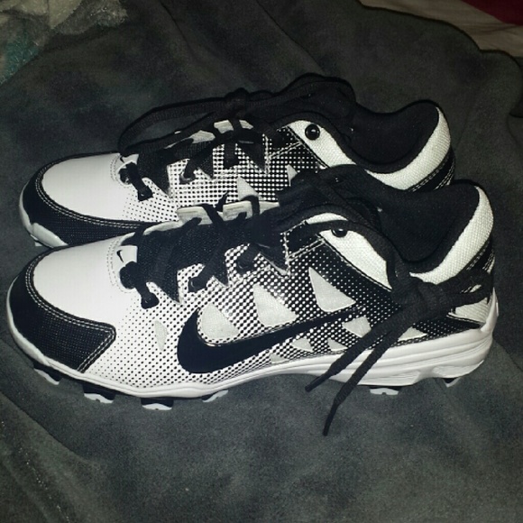 Nike hyper diamond softball cleats