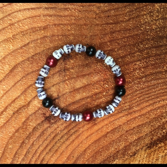 Red and Black Beaded Halloween Skull Bracelet