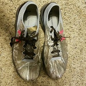 Under armor camouflage shoes