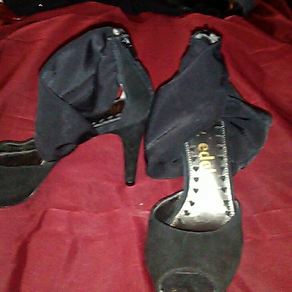 Libbey Edelman Zipper back pumps