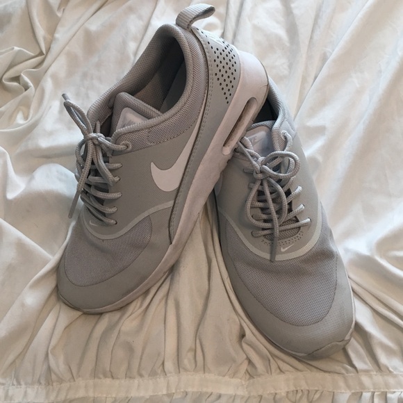 Nike Tennis Shoes