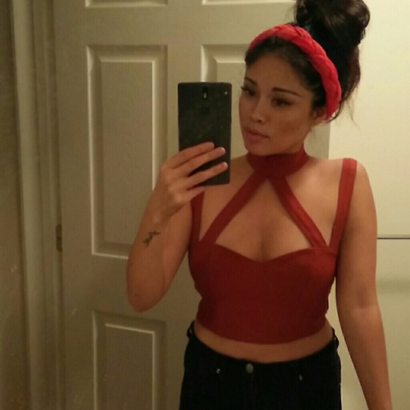 Crop top w/ zipper. Size small. New w/ tag - Picture 2 of 2