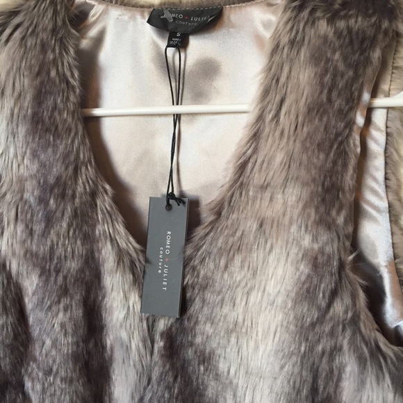 🆕Romeo + Juliet Couture Fur Vest - Picture 3 of 3