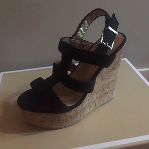 Black and cork wedges