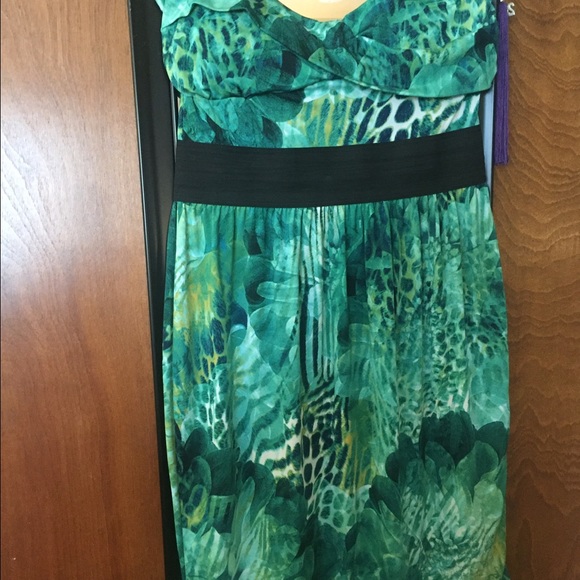 Green strapless printed dress