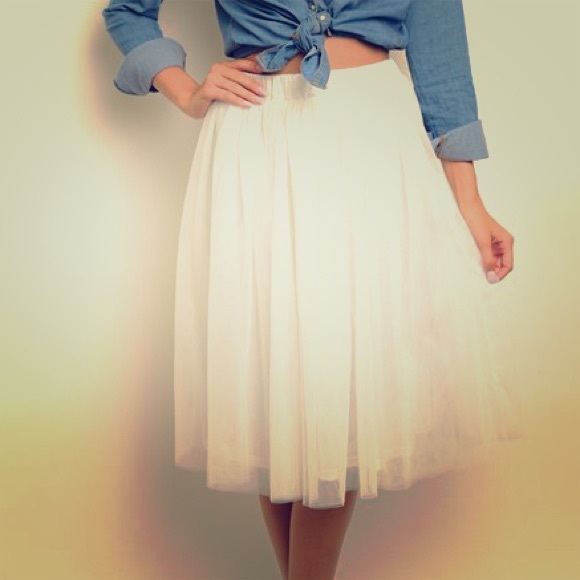 Tiffany Tulle Midi Skirt - White