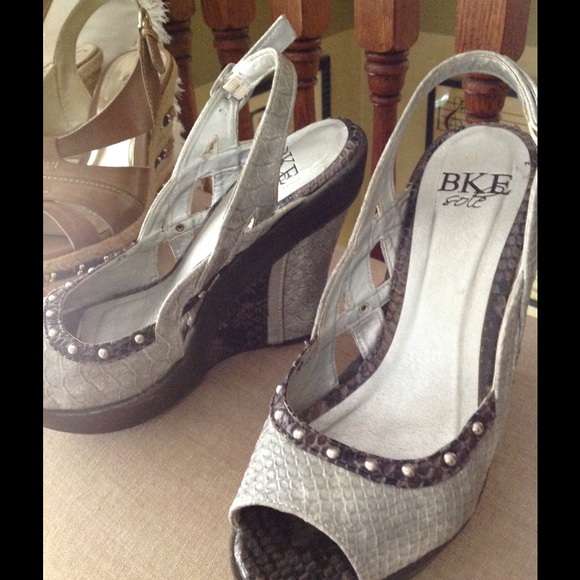 BKE Snakeskin Wedges