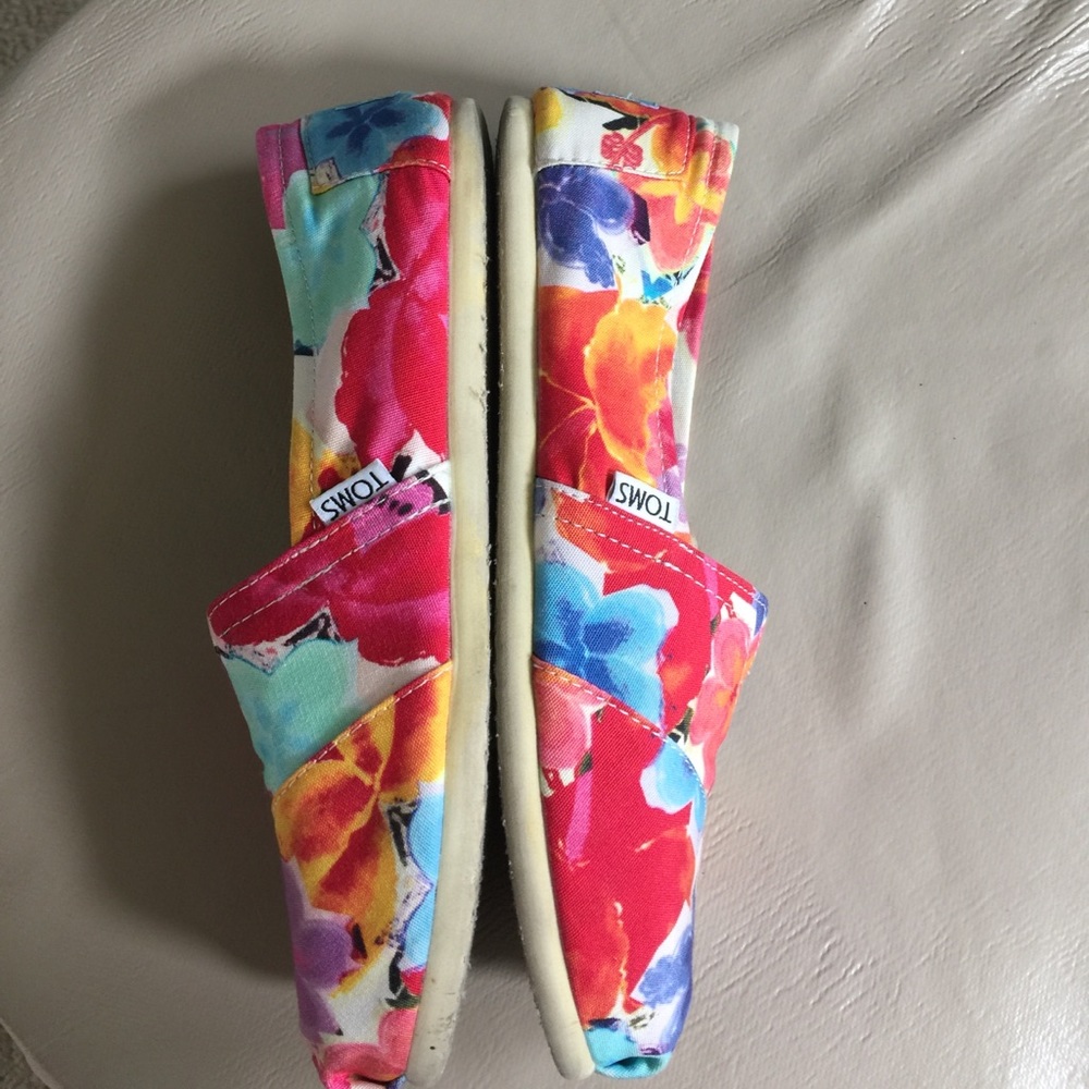 TOMS Watercolor  Sz8  *FIT 8 1/2 run LRG* - Picture 7 of 8