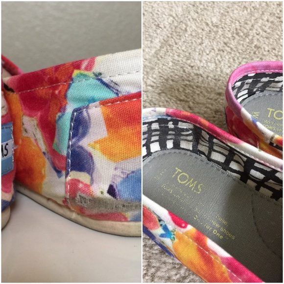 TOMS Watercolor  Sz8  *FIT 8 1/2 run LRG* - Picture 4 of 8