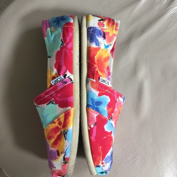 TOMS Watercolor  Sz8  *FIT 8 1/2 run LRG* - Picture 7 of 8