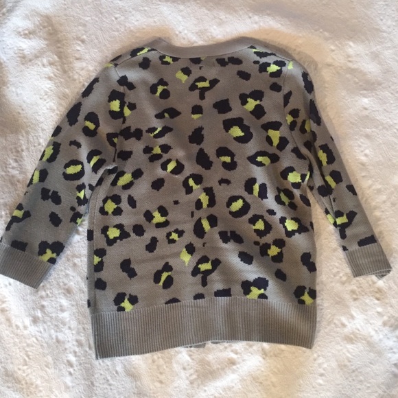 Fun leopard print cardigan💕 - Picture 2 of 2