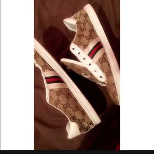 Gucci Shoes - ๐SALEE๐ Gucci sneakers ( Authentic) Gucci Shoes - ๐SALEE๐ Gucci sneakers ( Authentic)