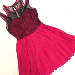 ✨PRICE FIRM✨ Lace dress with pleated skirt