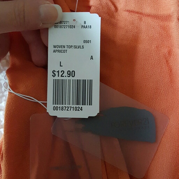 NEW! Forever 21 Contemporary Crop Top - Picture 2 of 2