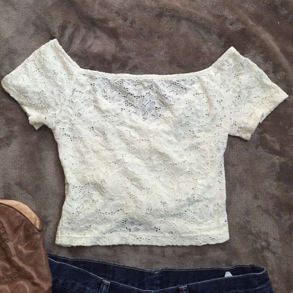 Lush Eyelet Crop Top - Picture 2 of 4