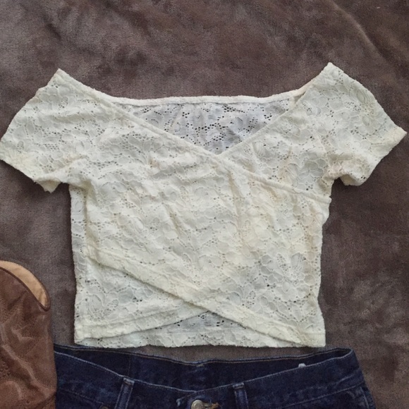 Lush Eyelet Crop Top - Picture 3 of 4