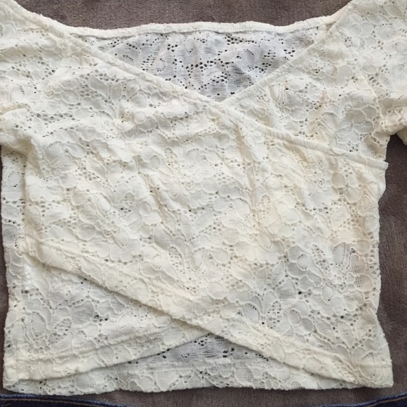 Lush Eyelet Crop Top - Picture 4 of 4