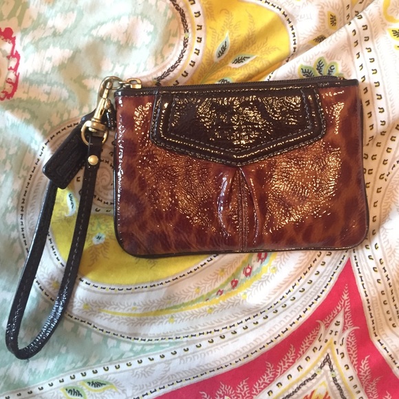 Coach wristlet - Picture 1 of 3