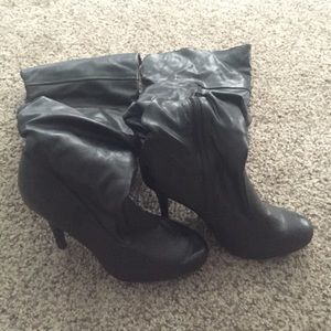 Knee high black boot