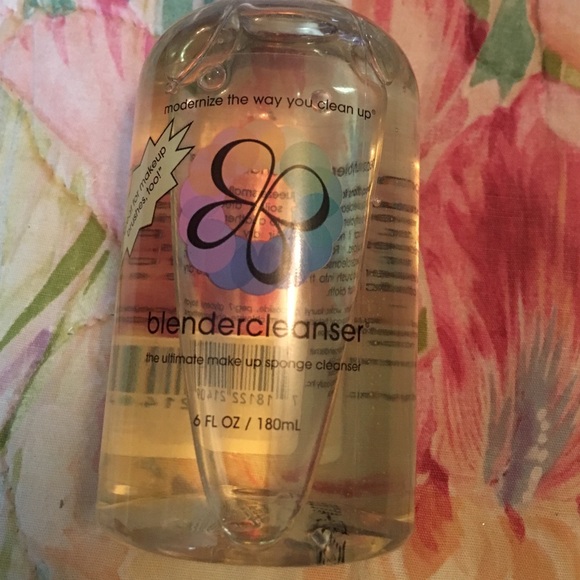 Sold😶😶😶beauty blender cleanser - Picture 2 of 3