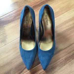 Teal suede Nine West heels. Never worn!