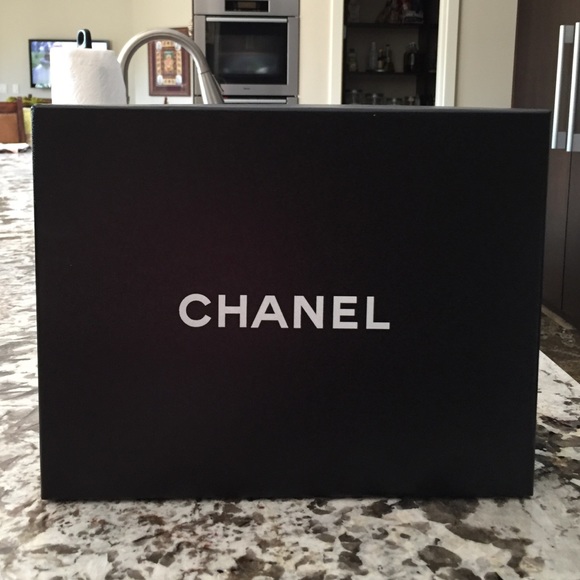 Chanel shoe box