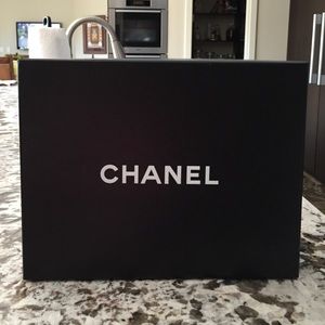 Chanel shoe box