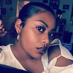 Meet your Posher, Dee