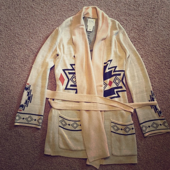 Long fall sweater with tie/pockets. Billa Bong