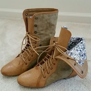 Combat/Lace up boots