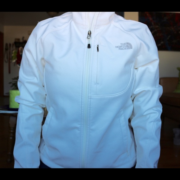 **SOLD**  Women's North Face Apex jacket - Picture 2 of 4