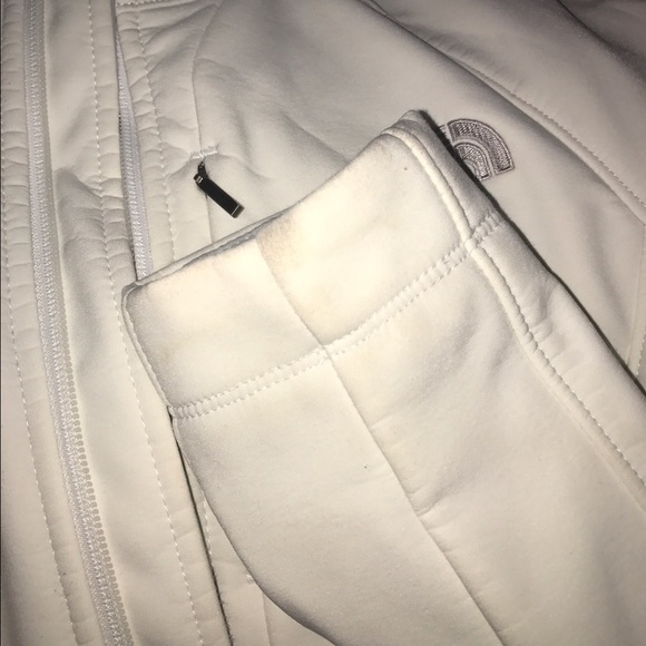 **SOLD**  Women's North Face Apex jacket - Picture 4 of 4