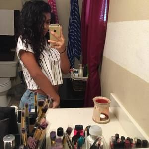 Meet your Posher, Yazilette