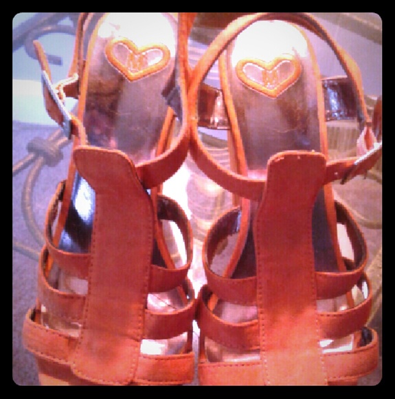 Orange Madeline Razia heels size 7