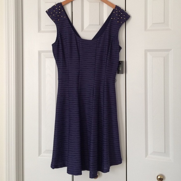 🆕 Guess fit and flare dress - Picture 1 of 3