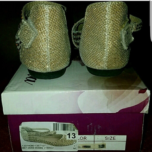 Girls Gold Jeweled Flats - Picture 3 of 3